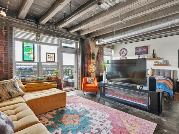 112 11th St APT 503, Des Moines, IA 50309