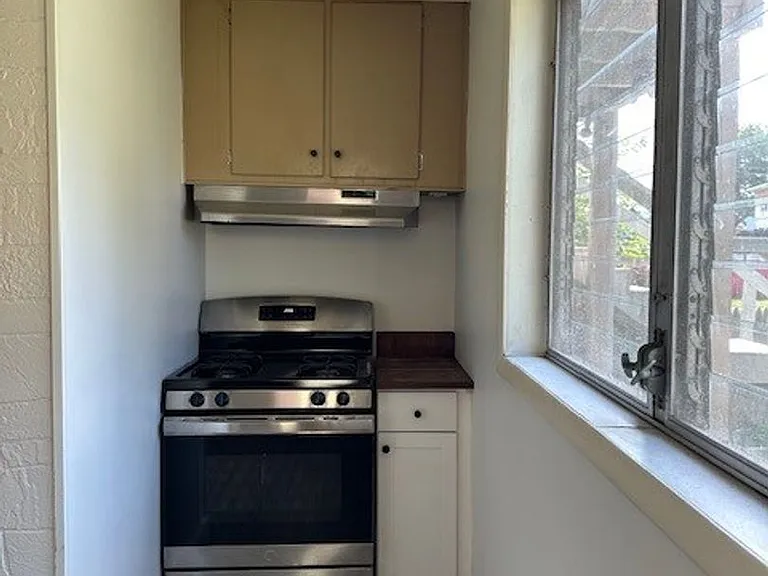 904 Bridge St #1 — Photo 6