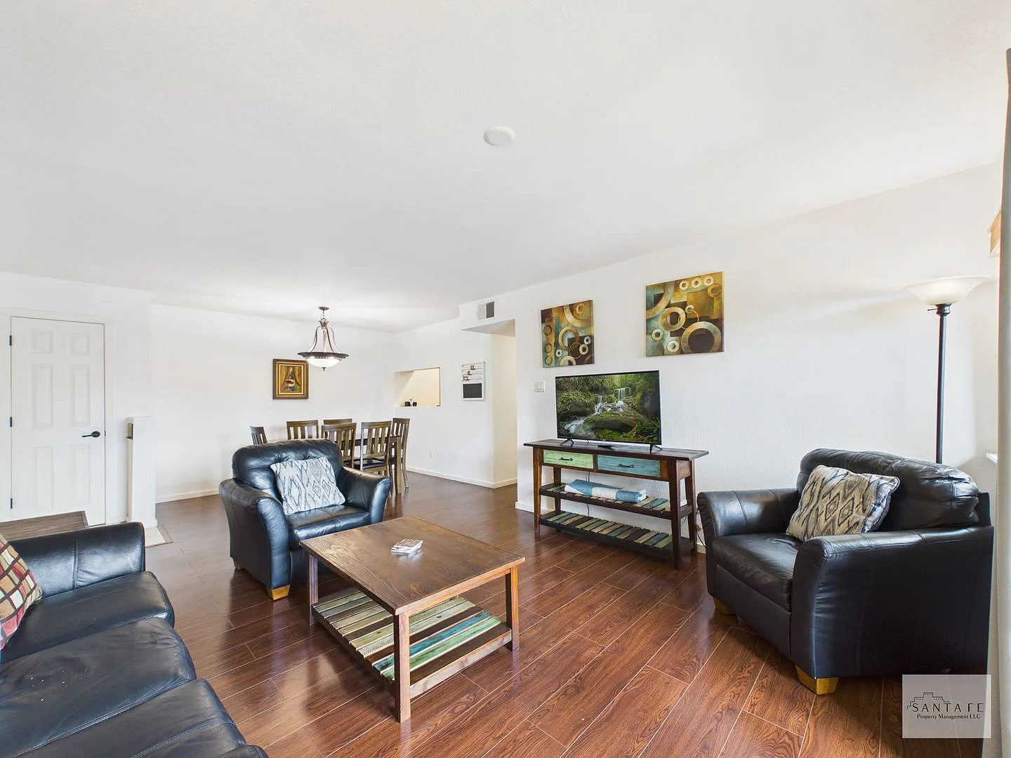 Fully Furnished Condo in the Desirable San Mateo Condos — Photo 3