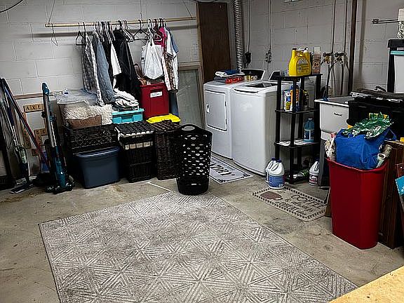 5th image of 1695 Aspen St