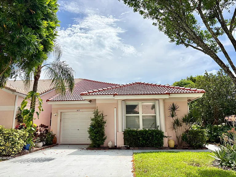 315 Coral Trace Ln — Photo 1