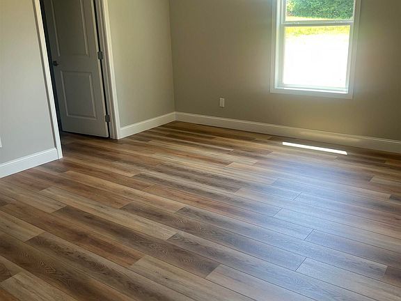 5th image of 455 Bluff Dr