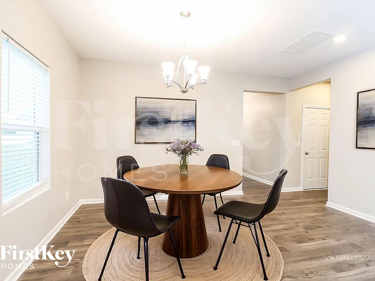 124 Benford Dr — Photo 8