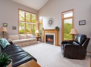 14354 Peninsula Point Dr, Savage, MN 55378