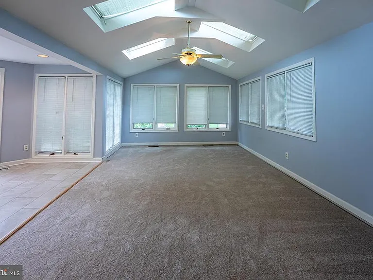 6438 Woodville Dr — Photo 6