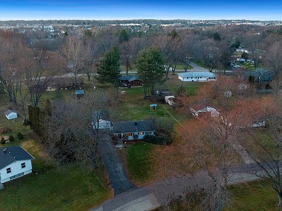 4th image of 1343 Randall Dr