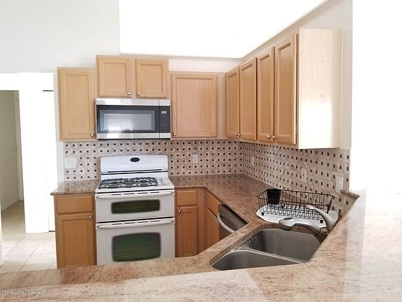 5th image of 4324 S Lakes Cir