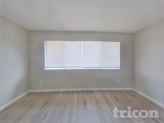 2nd image of 3105 Rozanna Ct