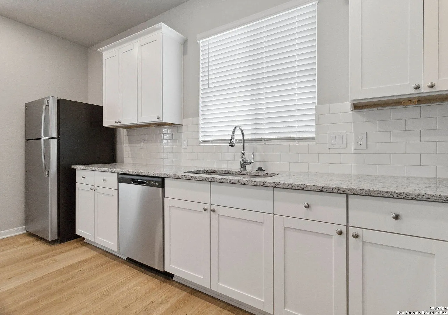 Modern 3 Bd 3 Full Bath Townhouse Near La Cantera & UTSA — Photo 4