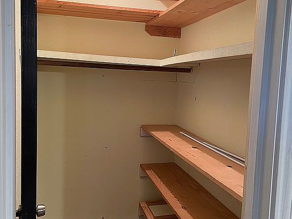 5th image of 204 Mulberry Dr