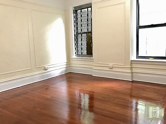 4th image of 132 Seaman Ave APT 5A