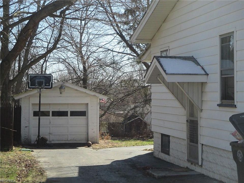 2nd image of 3527 La Salle Ave