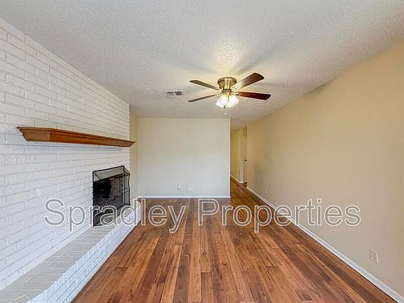 3rd image of 3705B Ivanhoe Dr