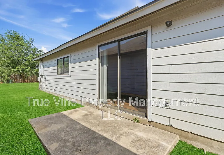 6810 Saharastone Dr — Photo 21