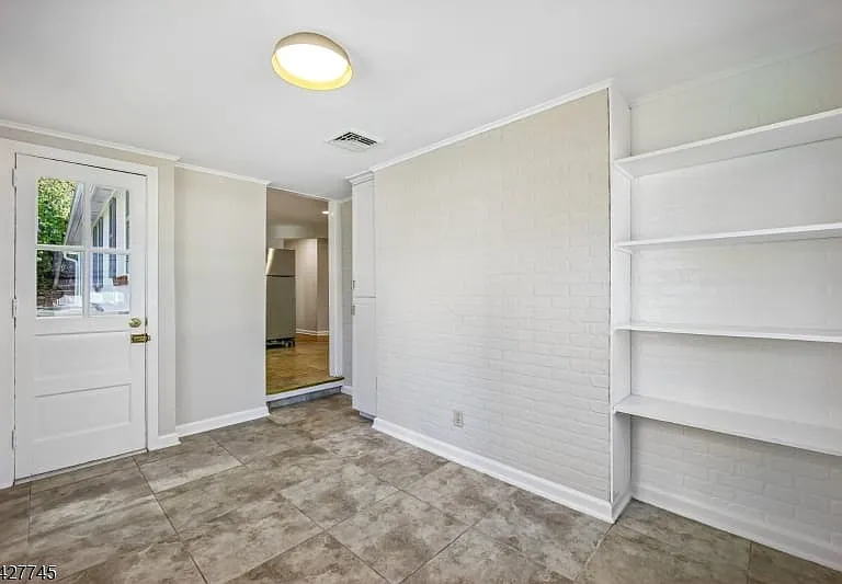 32 Center St — Photo 11