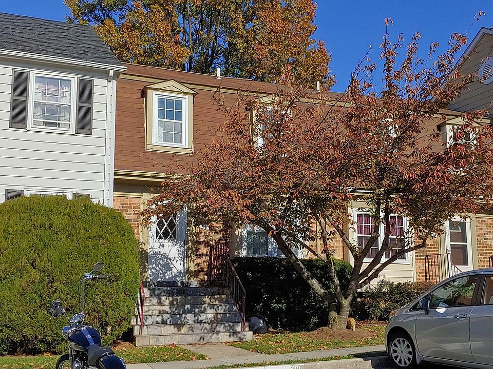 1st image of 318 Holly Ct