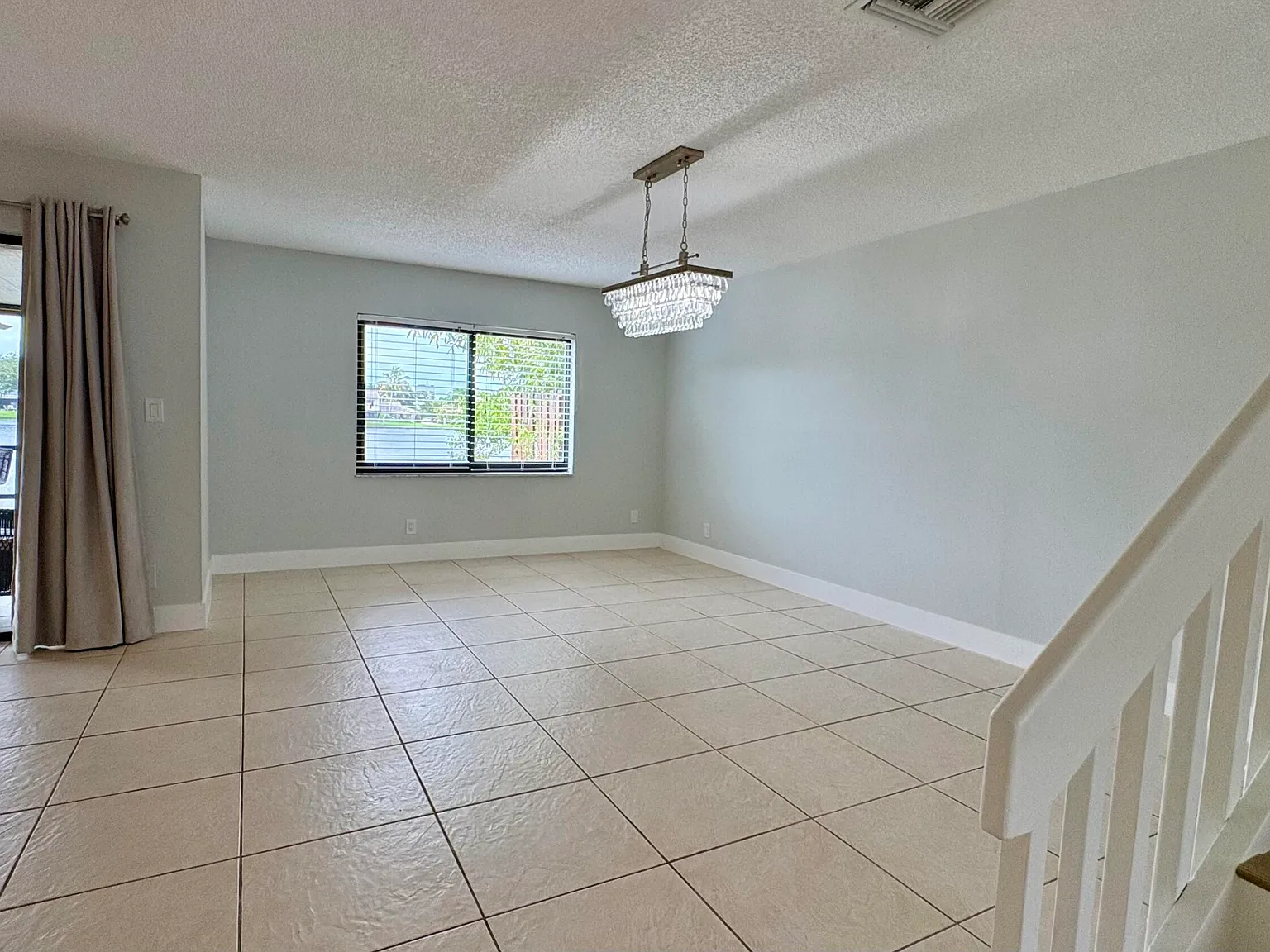 3 bed, 2.5 bath, 1806 sqft, $3,500 — Photo 4
