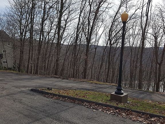 4th image of 2036 Henry Clay Dr