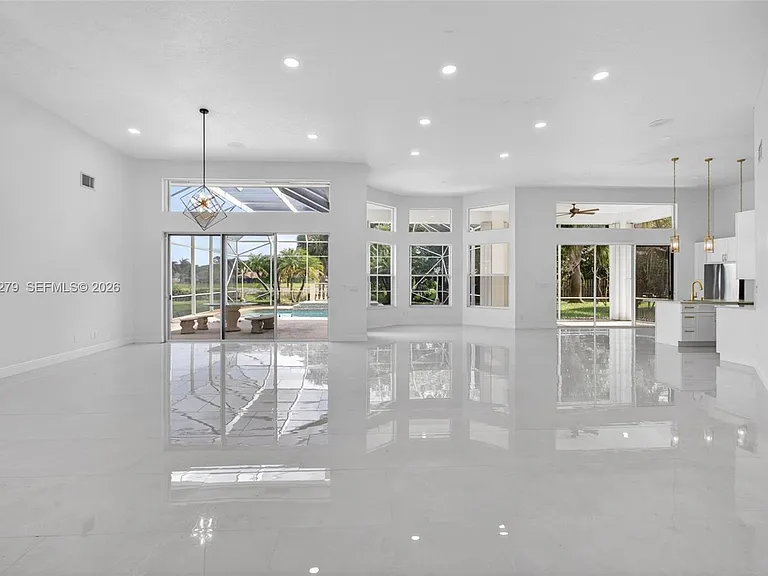 19558 Red Gum Trl — Photo 12