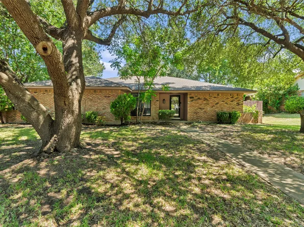 801 Waynelee Dr, Lancaster, TX 75146