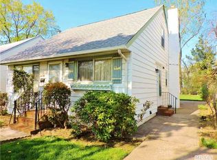 1450 142nd St, Whitestone, NY 11357