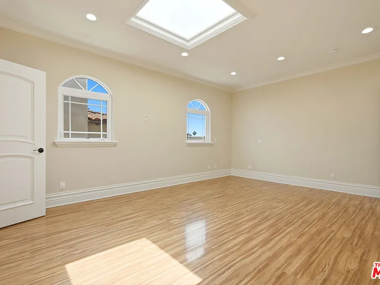 1510 Cardiff Ave — Photo 37