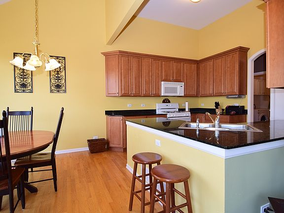 4th image of 1157 S Deverell Ct
