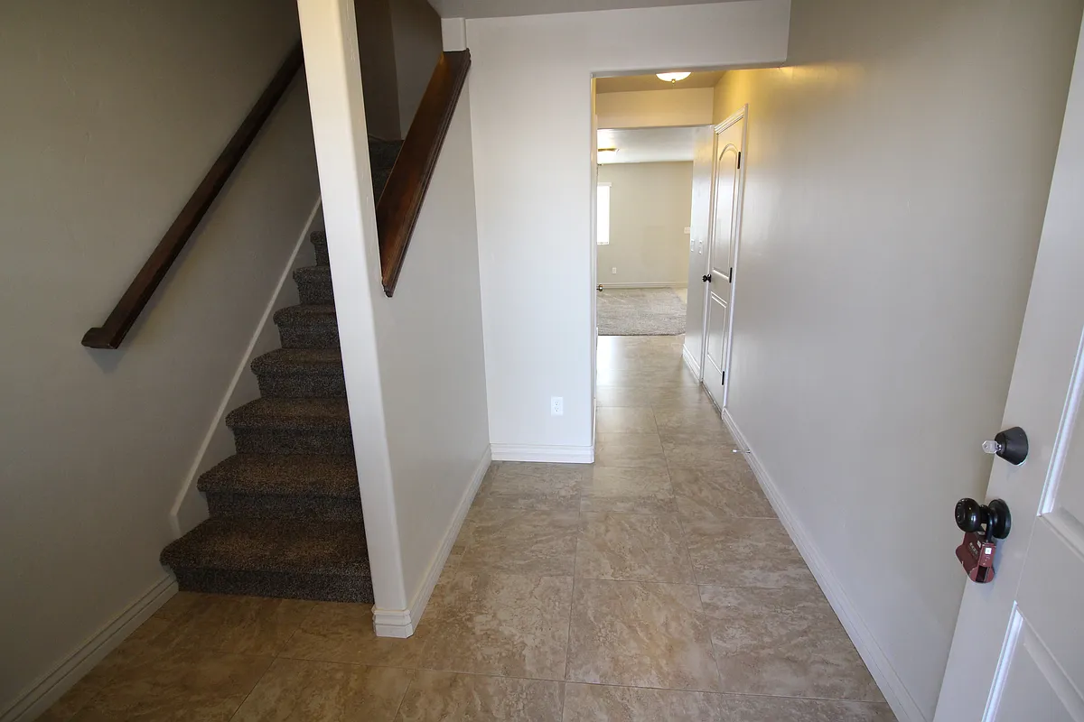 Building Photo - 4325 W 5775 S #3B