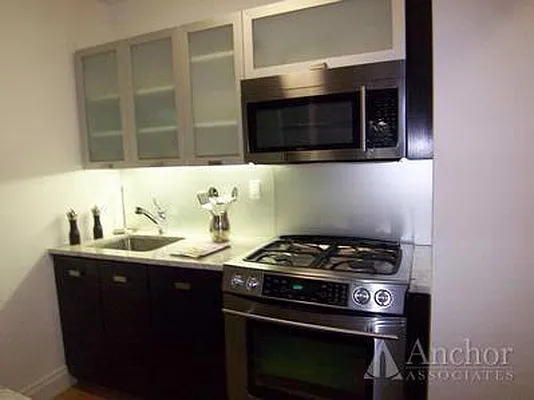 Rented by Anchor Associates | media 5