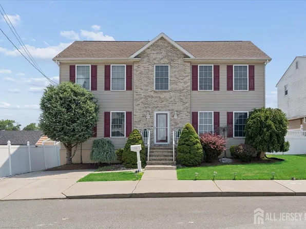 130 Clauss St, Carteret, NJ 07008