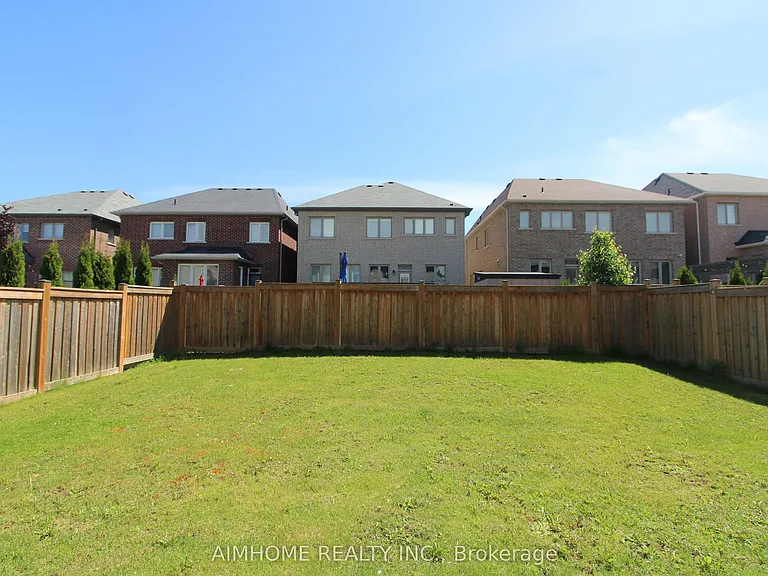 39 Scrivener Dr — Photo 24