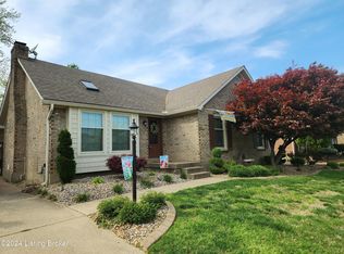 5806 Mount Everest Dr, Louisville, KY 40216