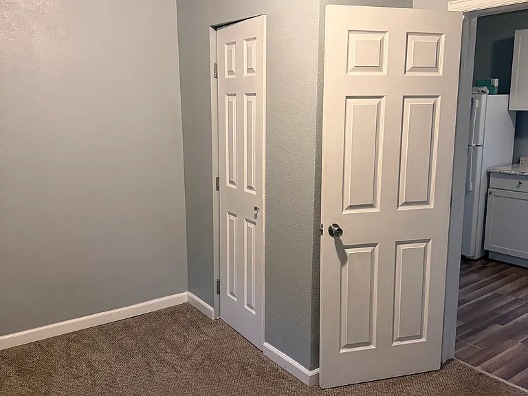 1217 Elm St — Photo 3