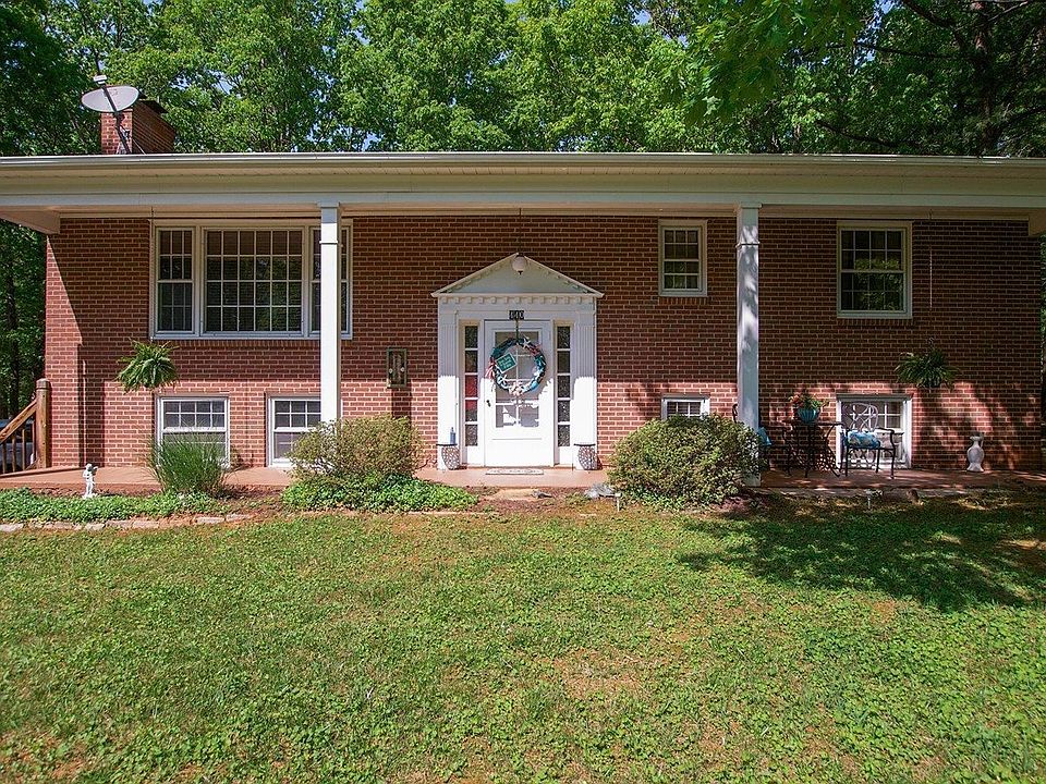 1st image of 440 Woodhaven Dr