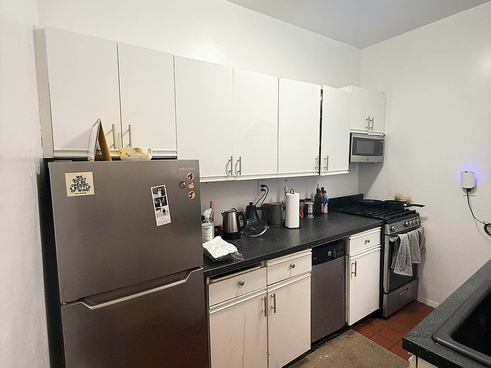 1st image of 415 W 52nd St APT 3B