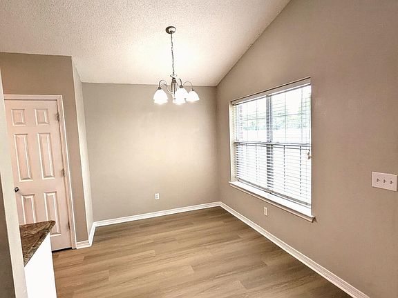 3rd image of 9451 Pine Lilly Ct
