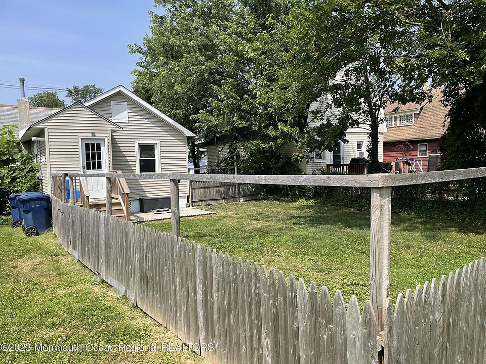 2nd image of 1206 10th Ave