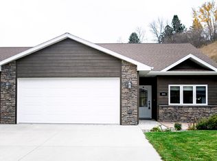 605 11th St SW, Jamestown, ND 58401