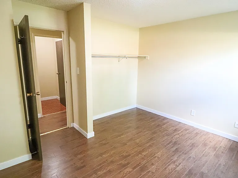 590 Columbia Blvd W — Photo 15