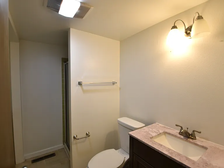 2643 Sherwood Cir — Photo 26