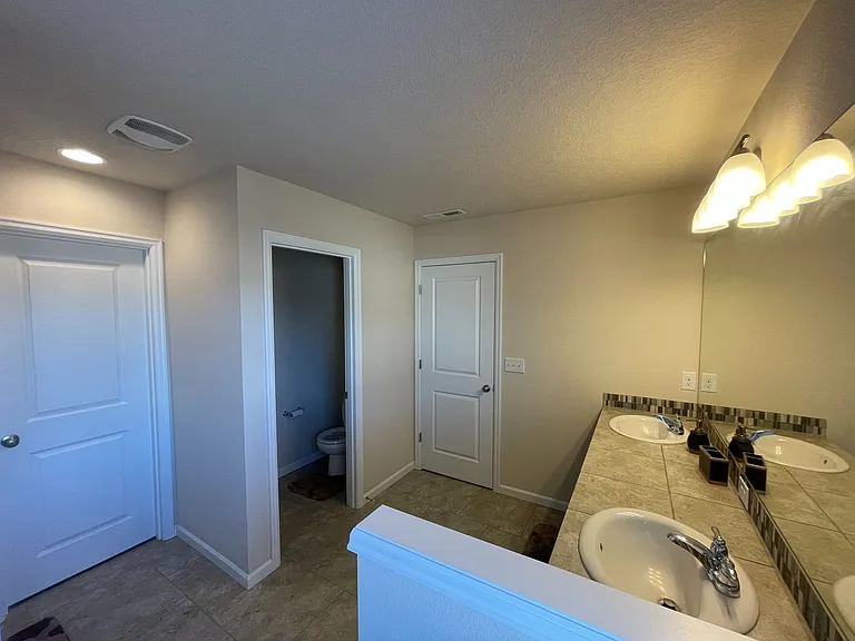5035 NE 126th Ave — Photo 12