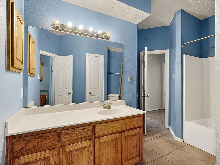 165 Hirth Dr — Photo 20