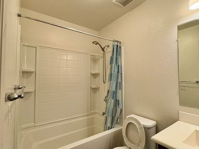 1876 Champagne Ct #5 — Photo 23