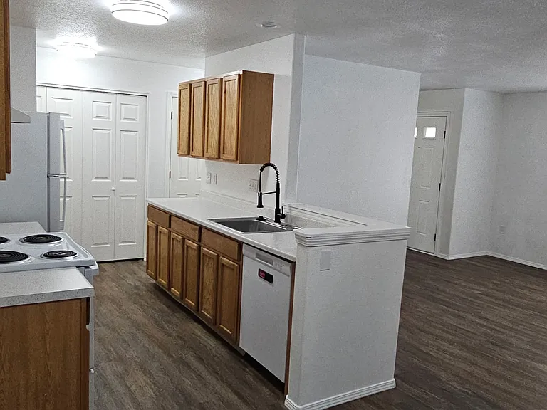 5825 SE 84th Ave #C — Photo 3