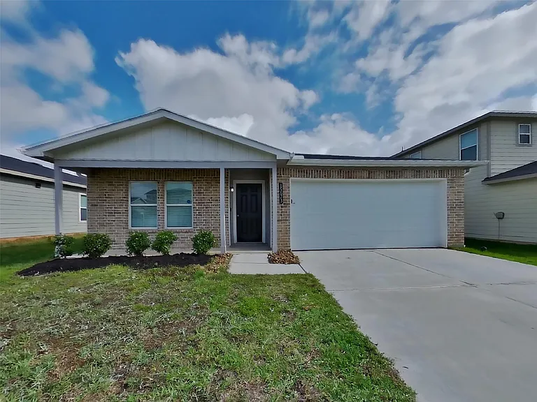 15673 Briar Forest Dr — Photo 1
