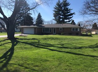 21W320 Sunnyside Dr, Itasca, IL 60143