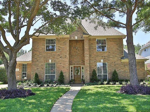 3230 Eagle Knolls is zoned to outstanding Katy schools, none of which will be subject to re-zoning! Cinco Ranch HS was recently ranked in the top 5 Houston high schools.