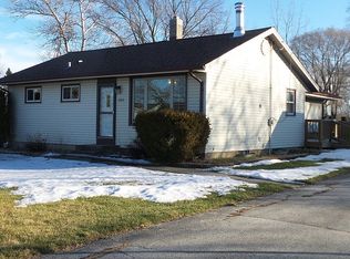 1311 E Connie Ln, Oak Creek, WI 53154