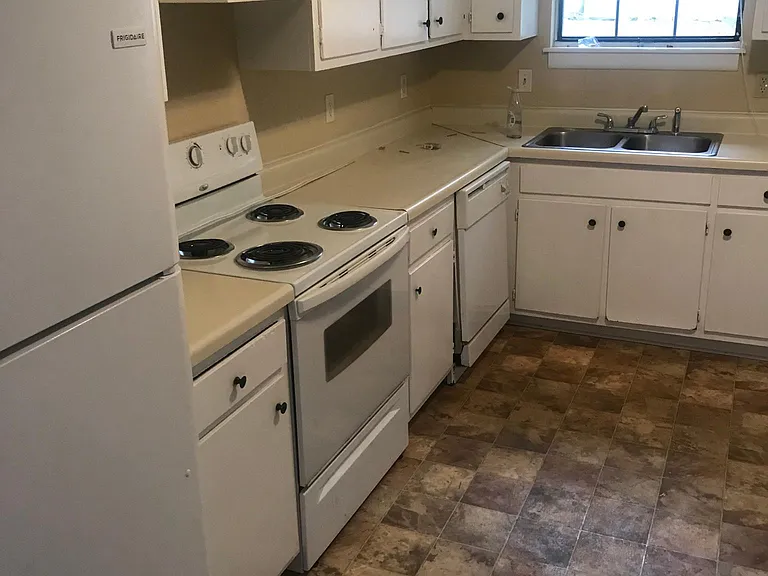 4614 Forest Ridge Dr — Photo 9