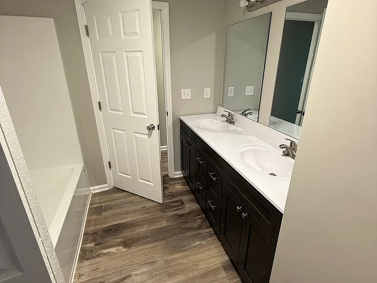 4606 Mountain Crest Dr — Photo 15
